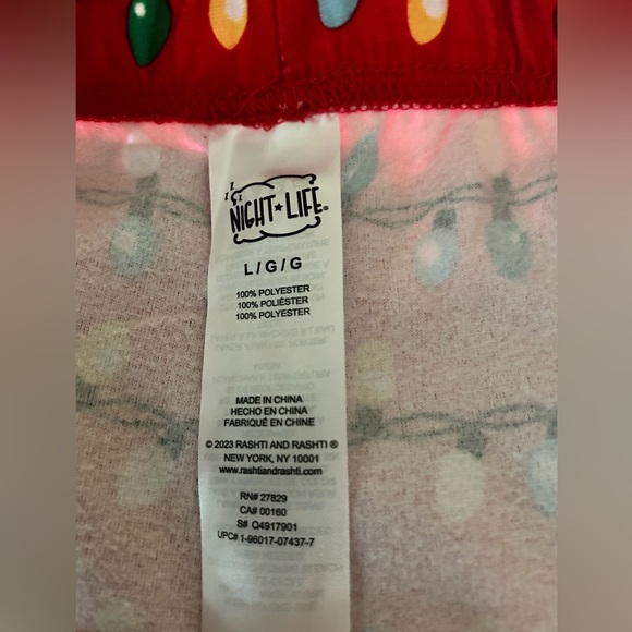 Night Life ‘Xmas Lights’
2-Piece Men Pajama Set ~ Size Large - Picture 6 of 6
